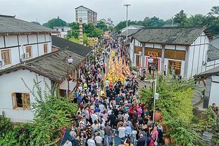 孔德昕：哈登攻筐比例生涯新低但没关系 快船有足够的火力点